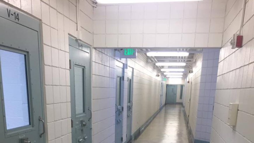Deputy unions push back after Wash. sheriff reclaims jail weapons against court order