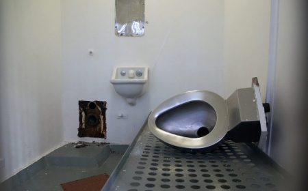 What's it like to be in jail where P Diddy  is being held?