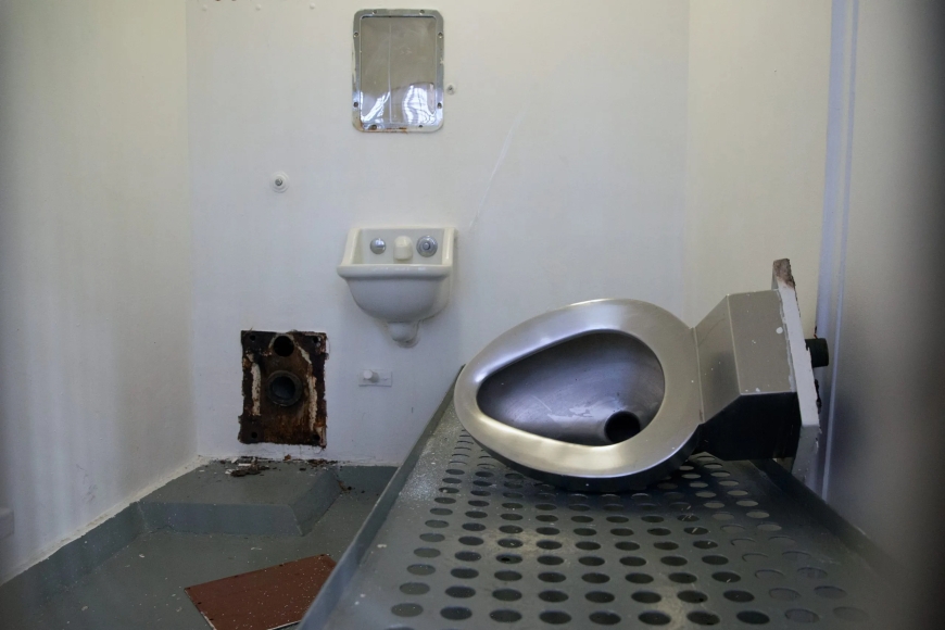 What's it like to be in jail where P Diddy is being held?