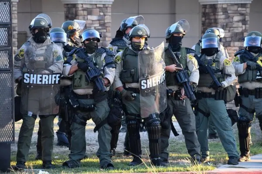 The OFFICIAL Police Ping Guide on What to do if you have an Arrest Warrant